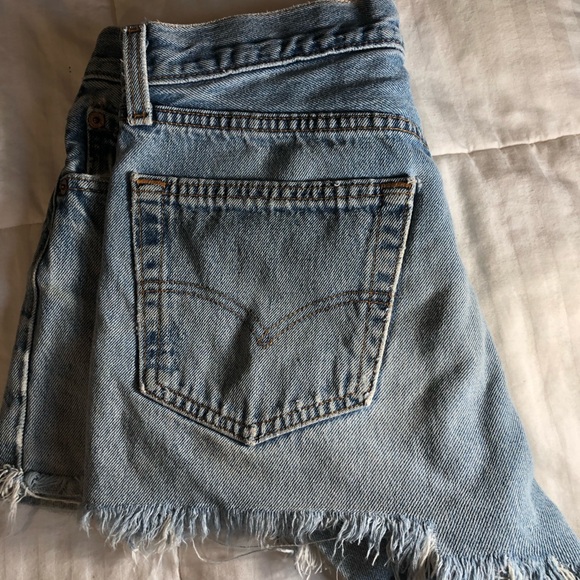 Levi Cutoffs  button down 502,s - Picture 7 of 8